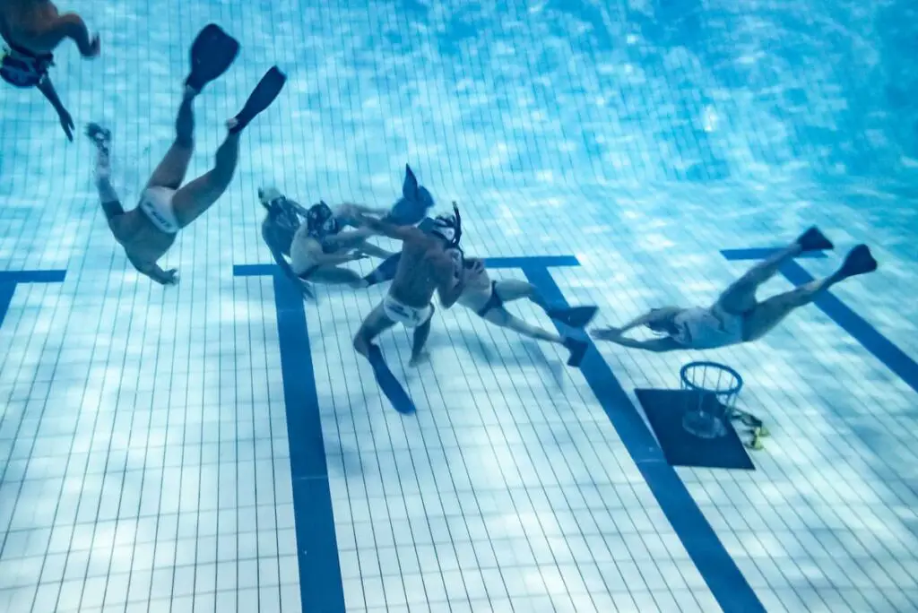 Tackle in underwater rugby