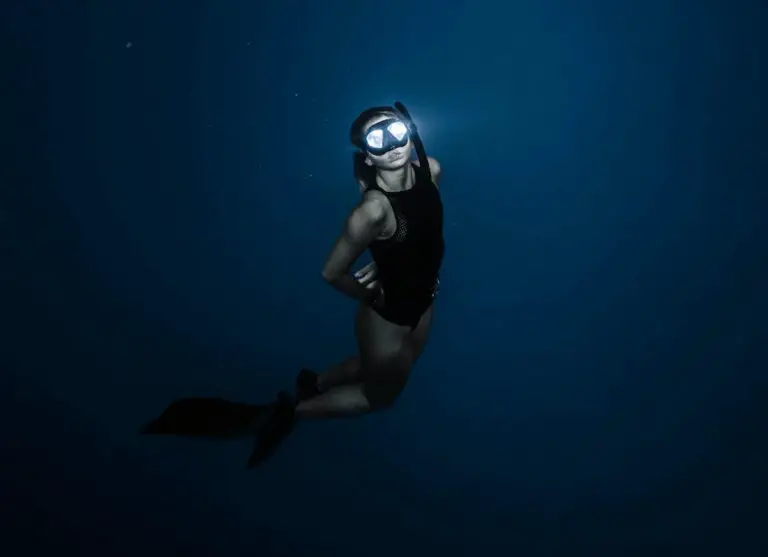 Night diving