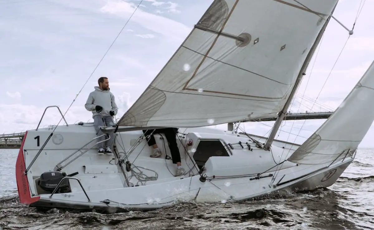 how to get into yacht sailing. Yacht on its side